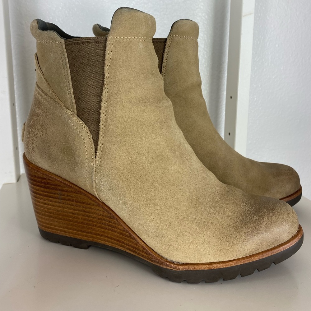 Sorel Beige Suede Wedge Ankle Booties